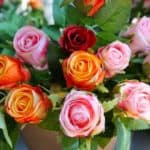 Kunstblumen-Rosen-Blumengesteck