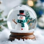 Schneekugeln mit Schneemann im Inneren