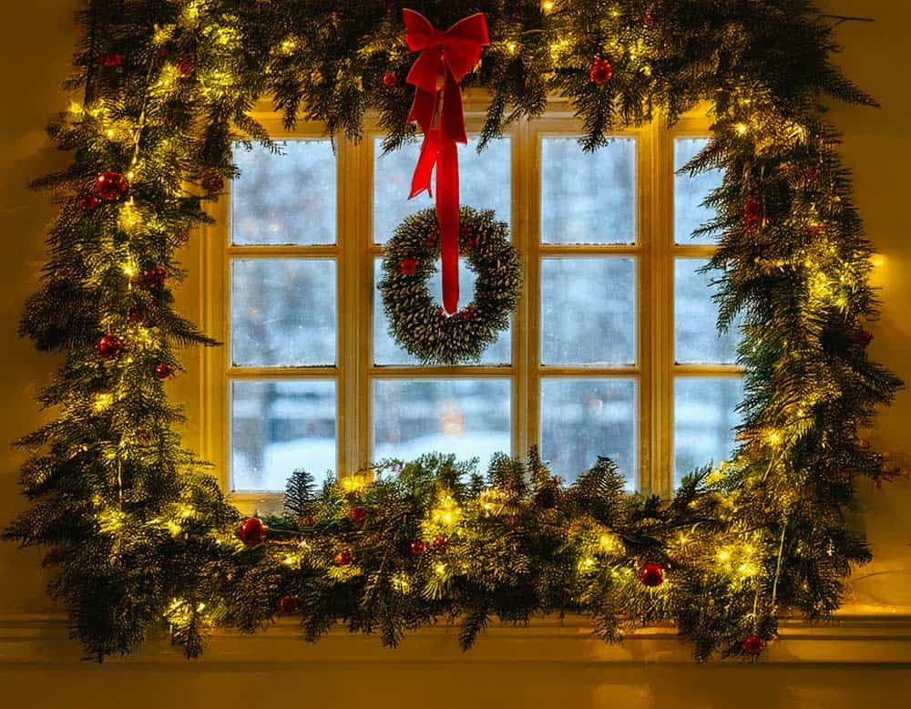 Weihnachtsgirlande für die Fensterbank